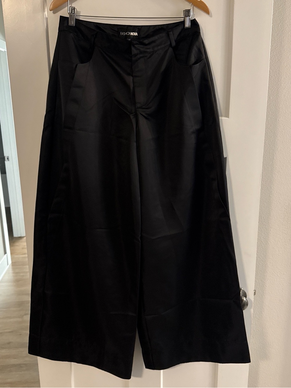 Fashion Nova women’s wide Leg Black Pants Satin Pants